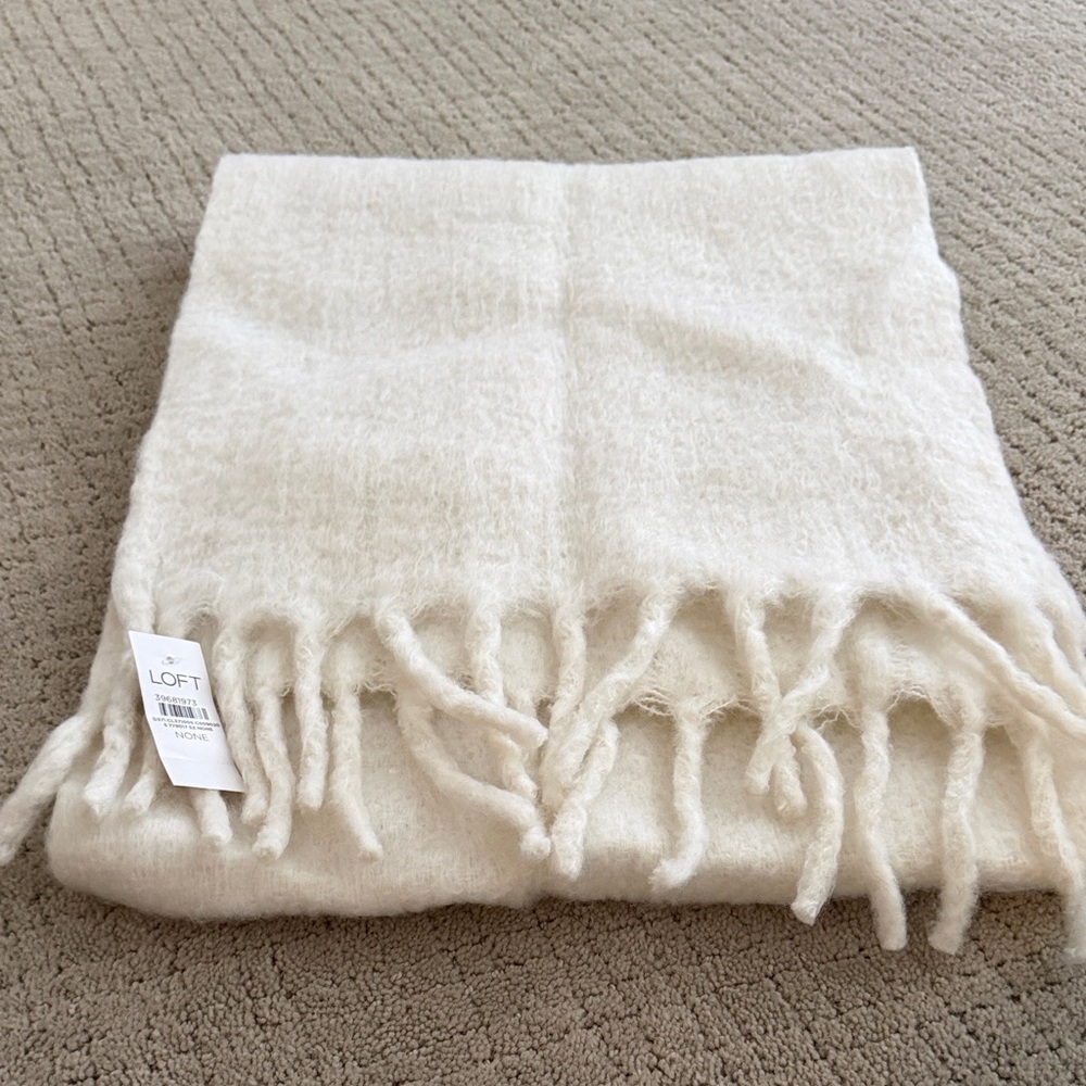 LOFT Cream Fringe Cozy Throw Blanket
